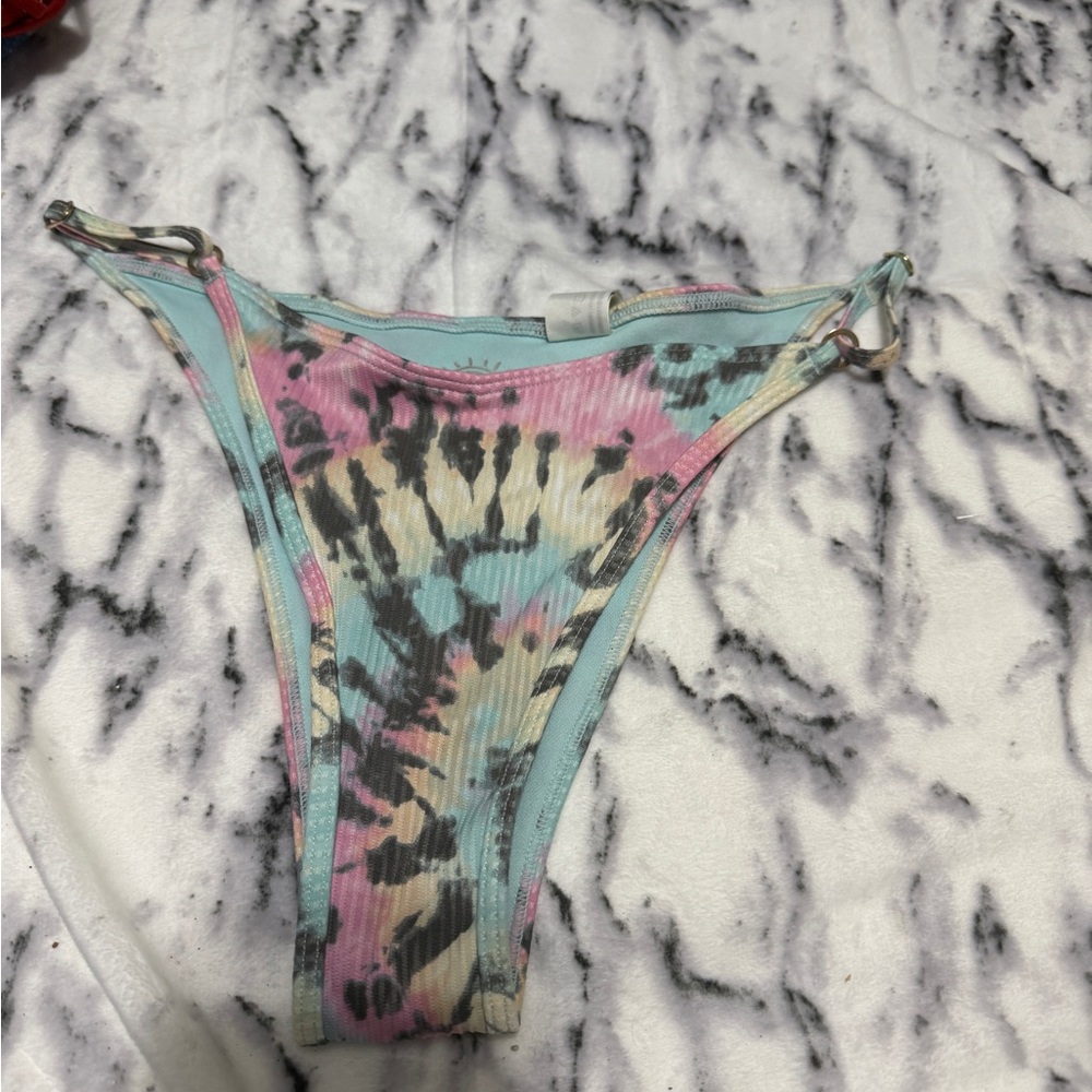 LOT OF 30 swimwear pieces H&M Hollister SHEIN and more!